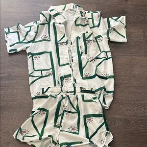 Commense White Set with Green Geometric & Brown Sun Accents